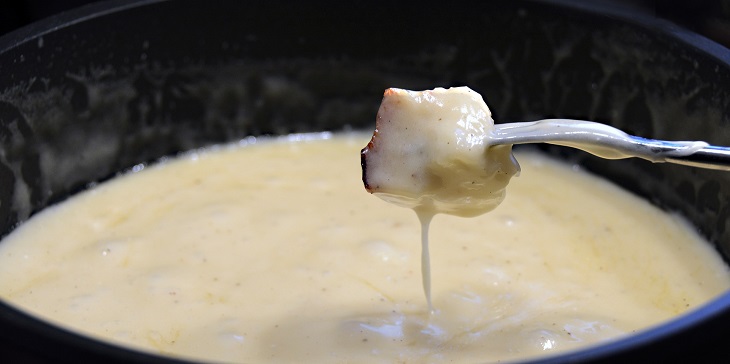 Cheese fondue with brie